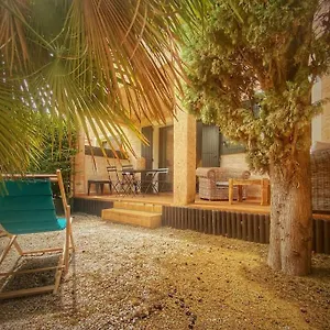 Appartement Nouveau - Cocoon'isle - Terrasse - Jardinet, LʼIsle-sur-la-Sorgue
